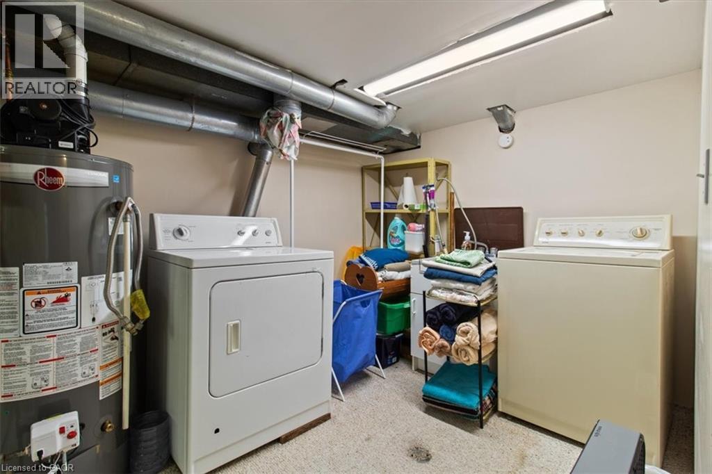 28 Glendale Avenue S, Hamilton, ON - Indoor Photo Showing Laundry Room