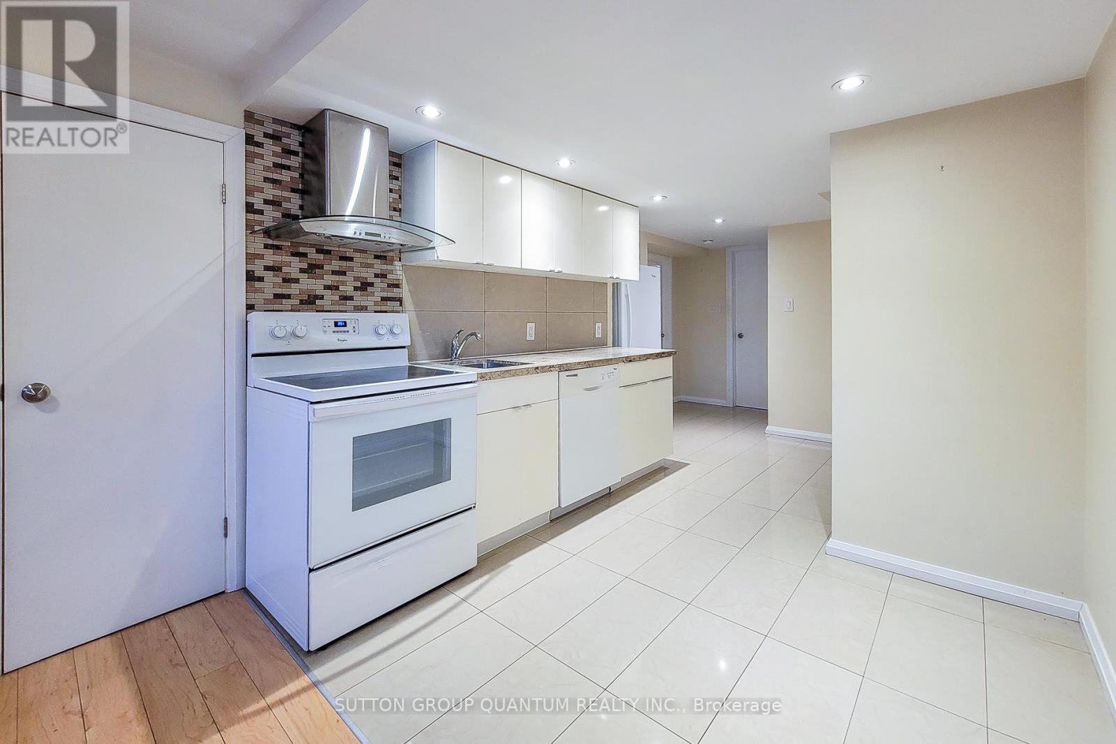 Kitchen - #Lower - 1333 Epton Crescent, Mississauga, ON - Indoor Photo Showing Kitchen