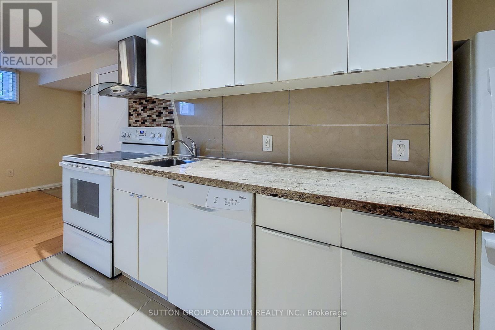 Kitchen - #Lower - 1333 Epton Crescent, Mississauga, ON - Indoor Photo Showing Kitchen With Double Sink