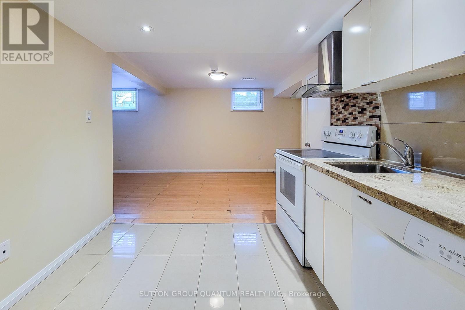 Kitchen - #Lower - 1333 Epton Crescent, Mississauga, ON - Indoor Photo Showing Basement