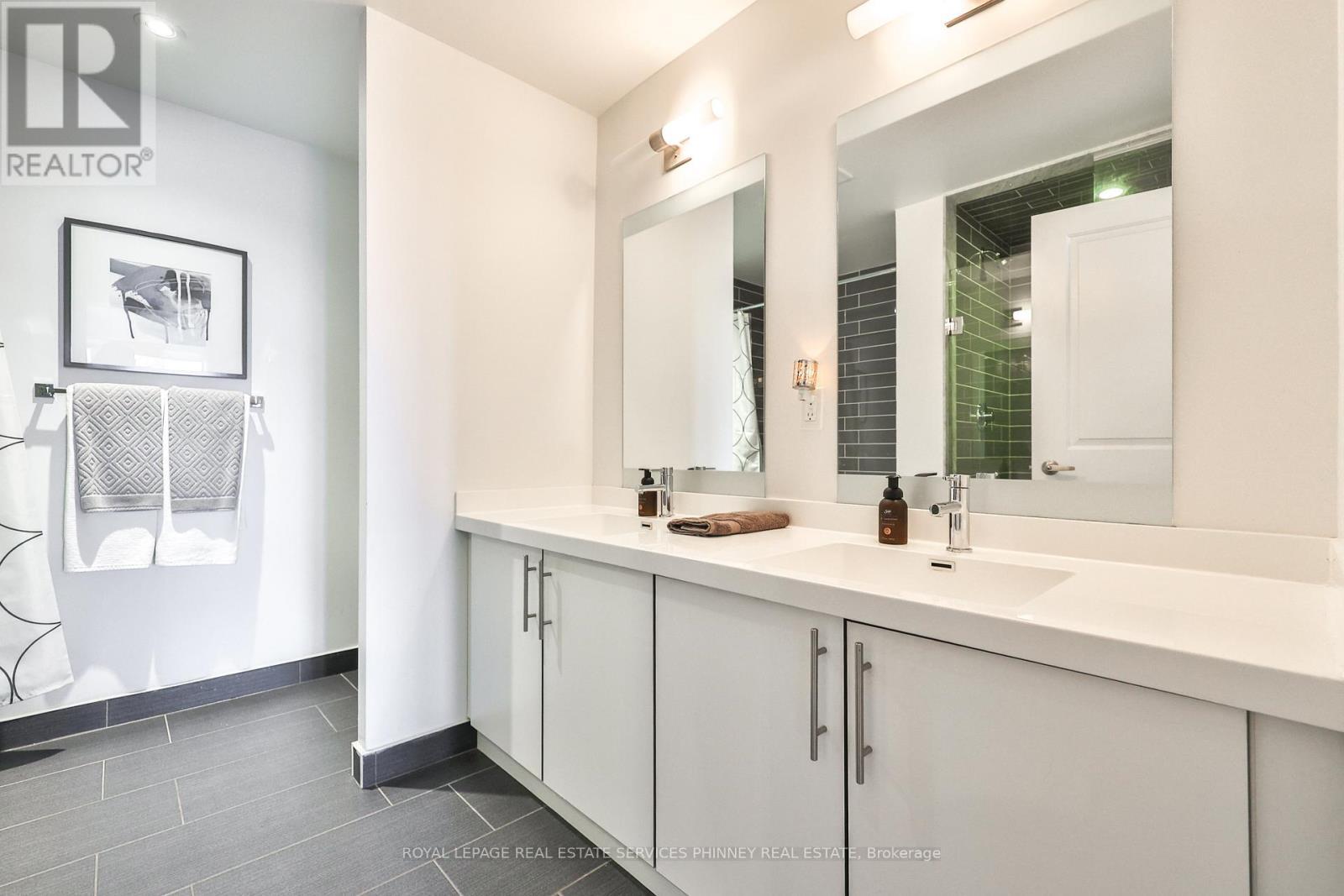 1709 - 55 Speers Road, Oakville, ON - Indoor Photo Showing Bathroom