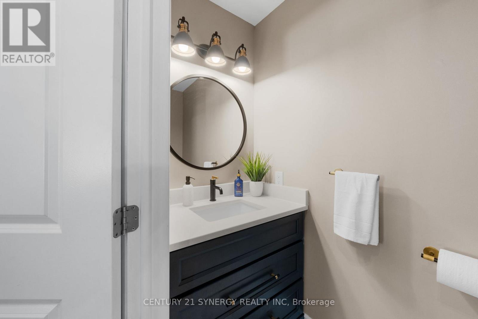 53 Boddington Street, Ottawa, ON - Indoor Photo Showing Bathroom