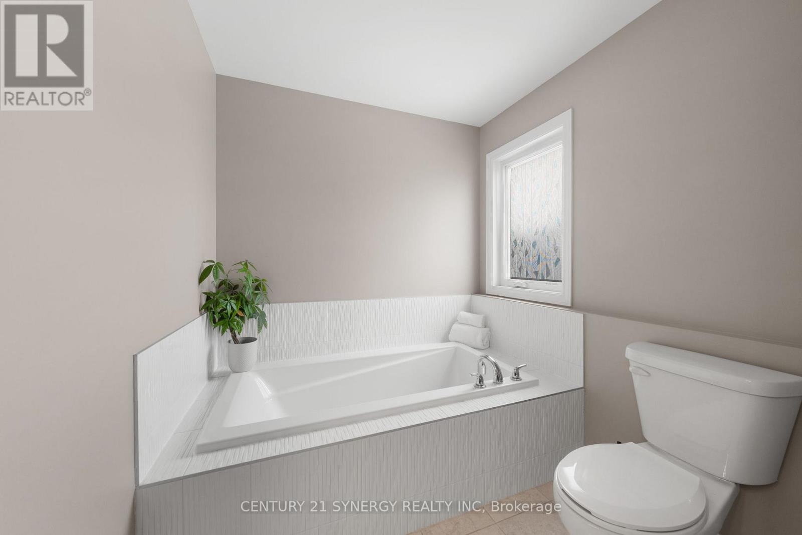 53 Boddington Street, Ottawa, ON - Indoor Photo Showing Bathroom