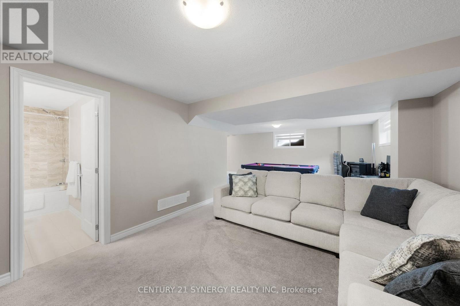 53 Boddington Street, Ottawa, ON - Indoor Photo Showing Living Room