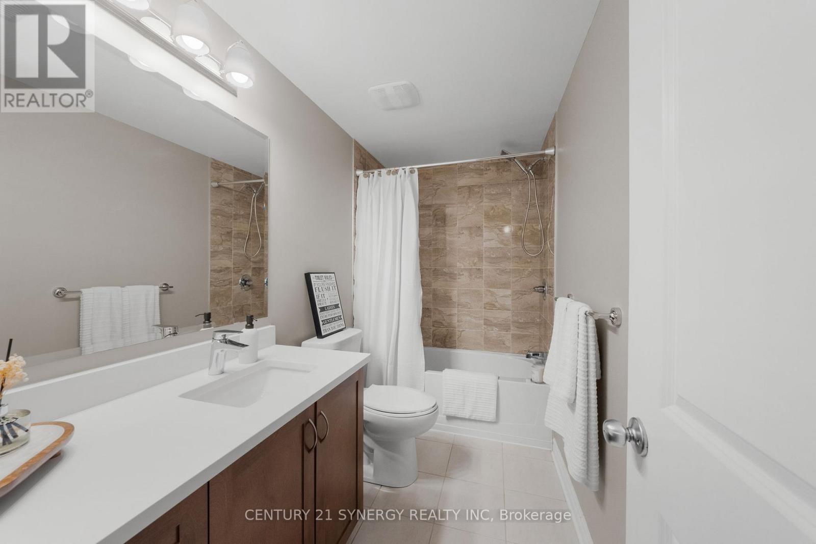 53 Boddington Street, Ottawa, ON - Indoor Photo Showing Bathroom