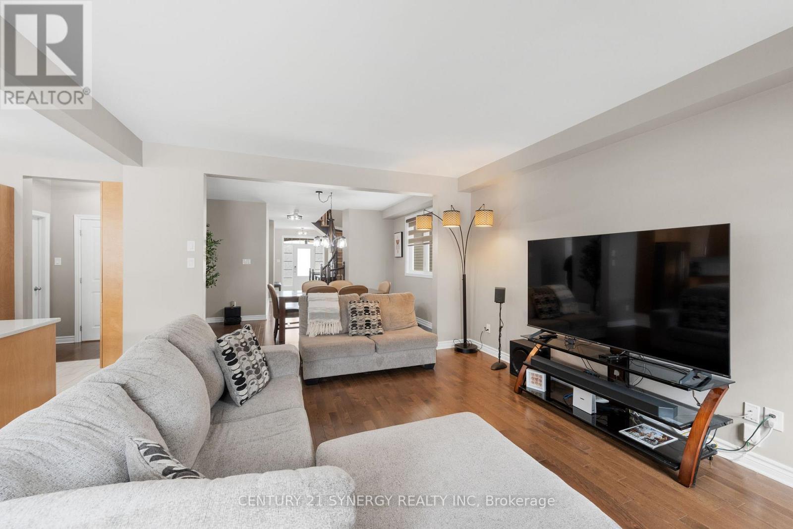 53 Boddington Street, Ottawa, ON - Indoor Photo Showing Living Room