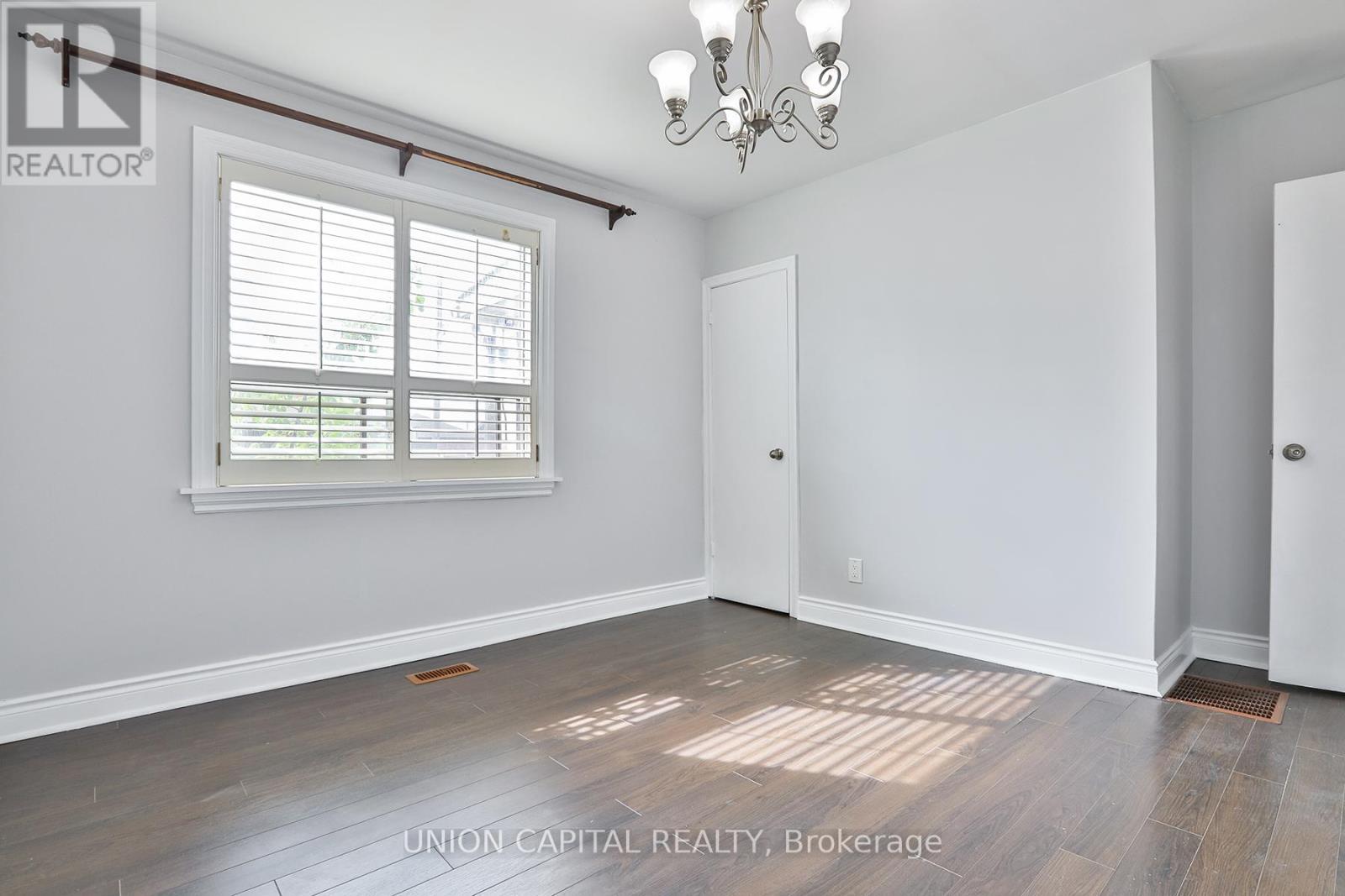 38 Claver Avenue, Toronto, ON - Indoor Photo Showing Other Room