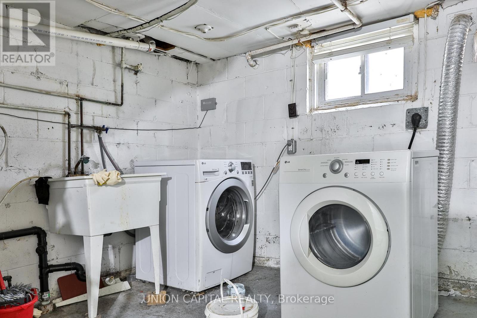 38 Claver Avenue, Toronto, ON - Indoor Photo Showing Laundry Room