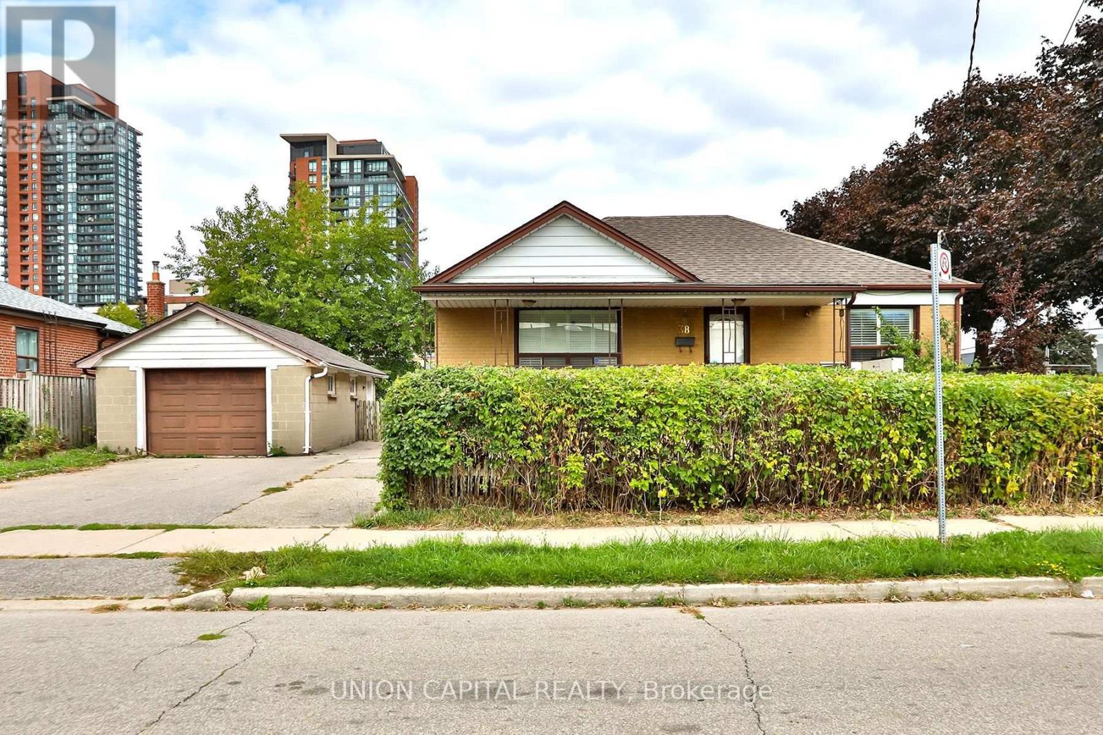 38 Claver Avenue, Toronto, ON - Outdoor