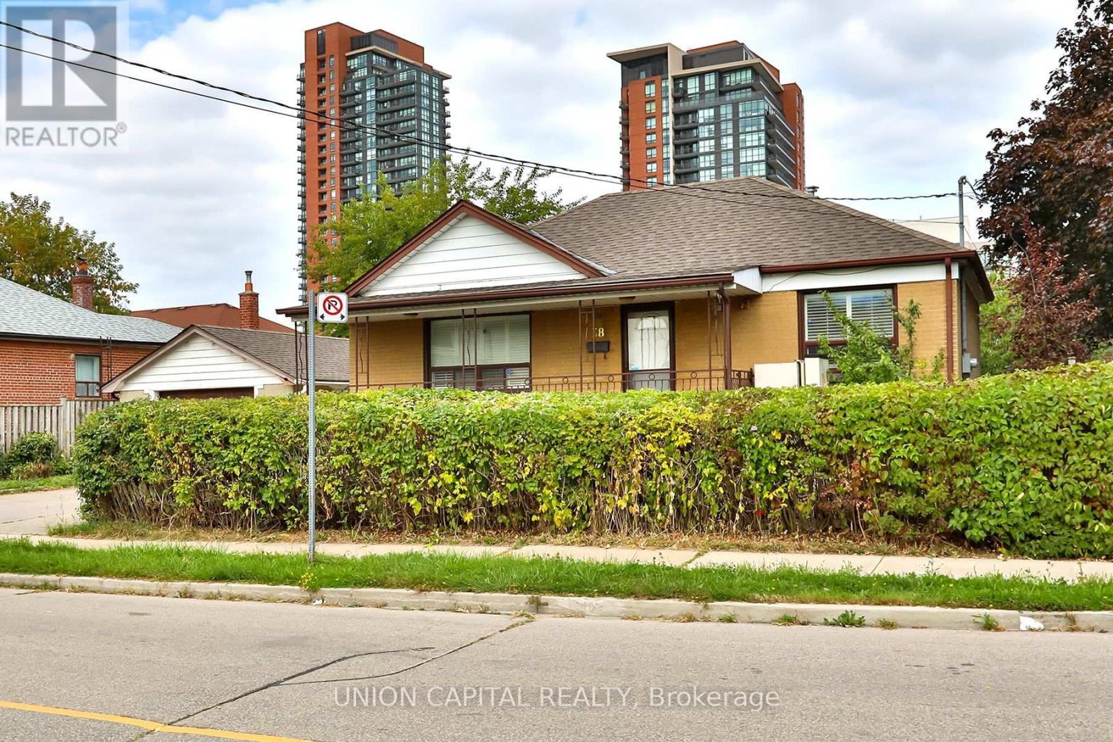 38 Claver Avenue, Toronto, ON - Outdoor