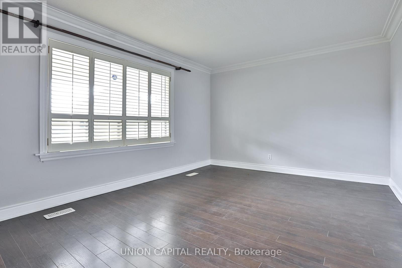 38 Claver Avenue, Toronto, ON - Indoor Photo Showing Other Room