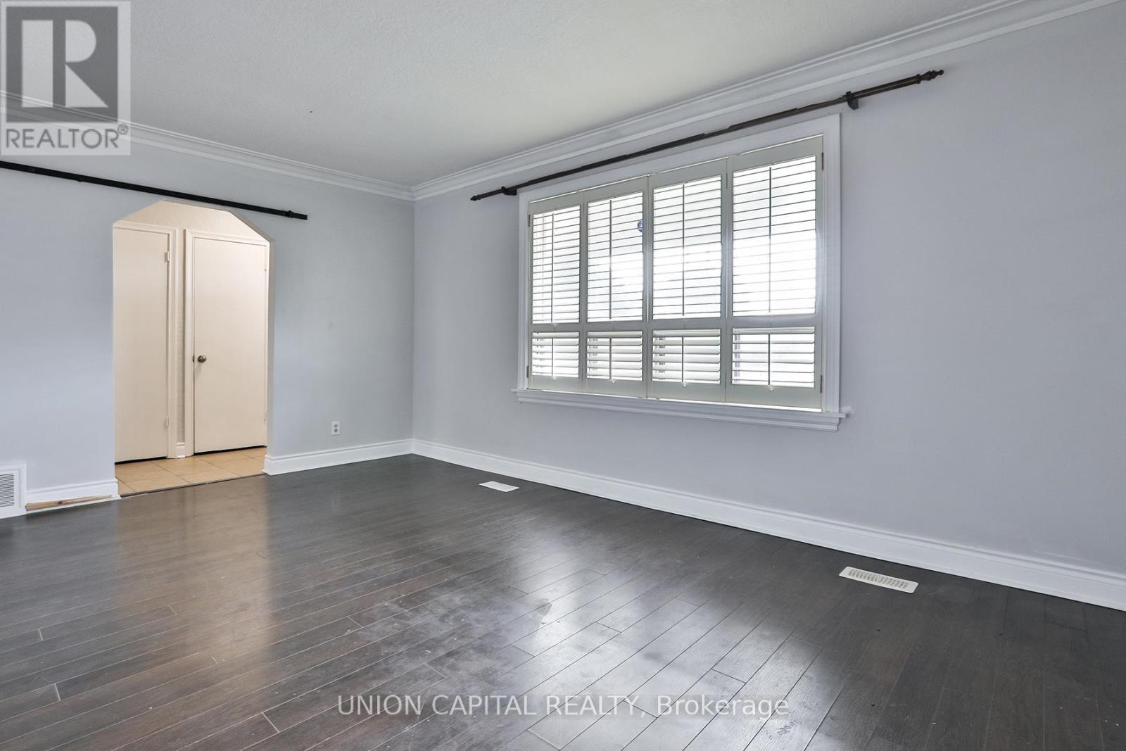 38 Claver Avenue, Toronto, ON - Indoor Photo Showing Other Room