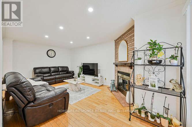6103 Prairie Circle, Mississauga, ON - Indoor With Fireplace