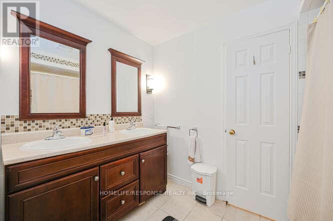 6103 Prairie Circle, Mississauga, ON - Indoor Photo Showing Bathroom