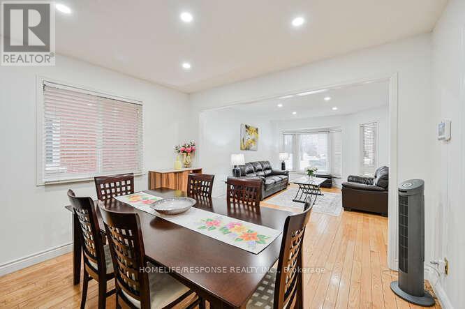 6103 Prairie Circle, Mississauga, ON - Indoor Photo Showing Dining Room