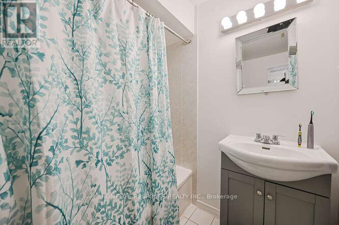 6103 Prairie Circle, Mississauga, ON - Indoor Photo Showing Bathroom