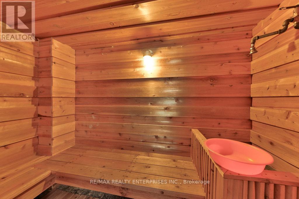 1293 Greenoaks Drive, Mississauga, ON - Indoor Photo Showing Other Room