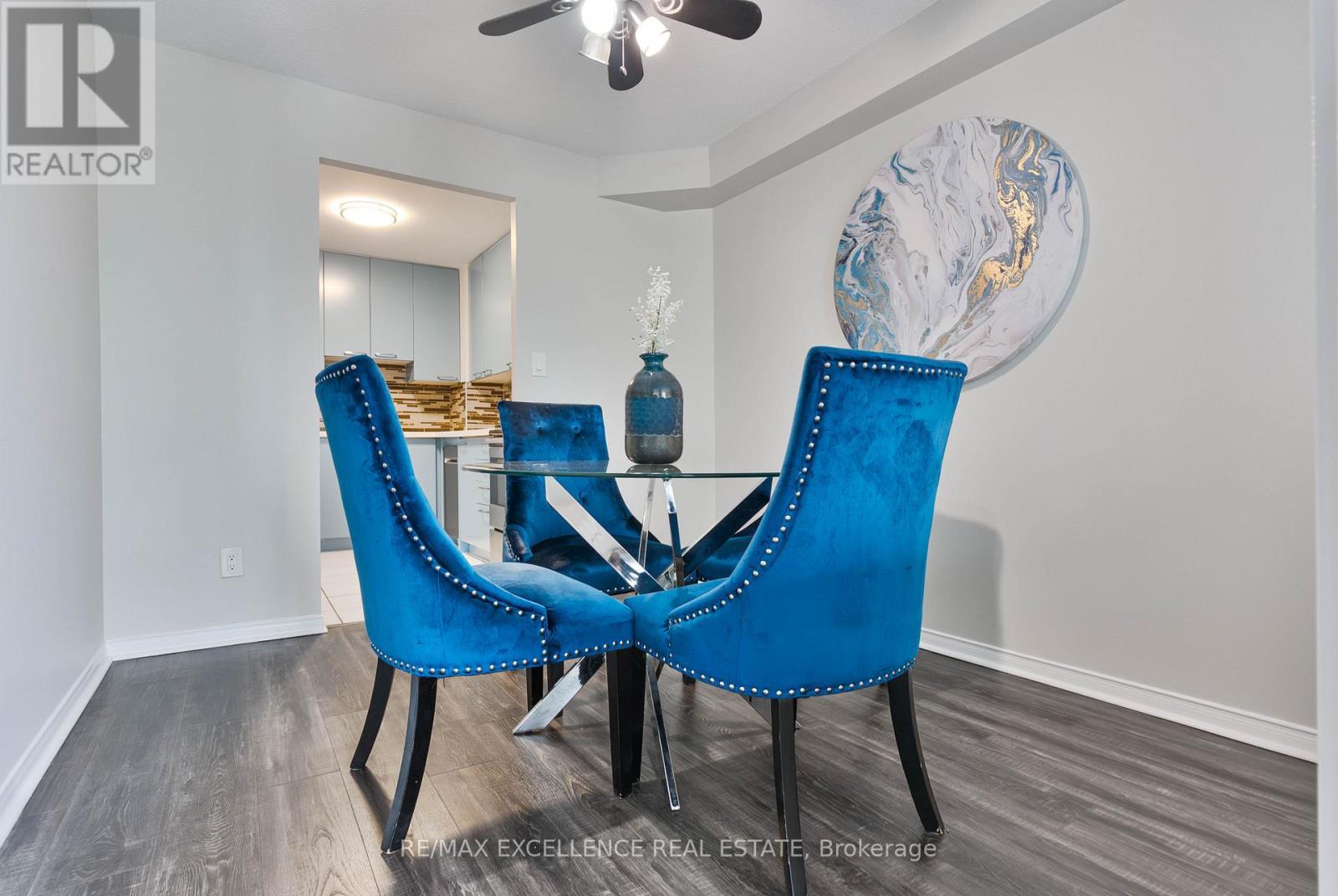 201 - 155 Hillcrest Avenue, Mississauga, ON - Indoor