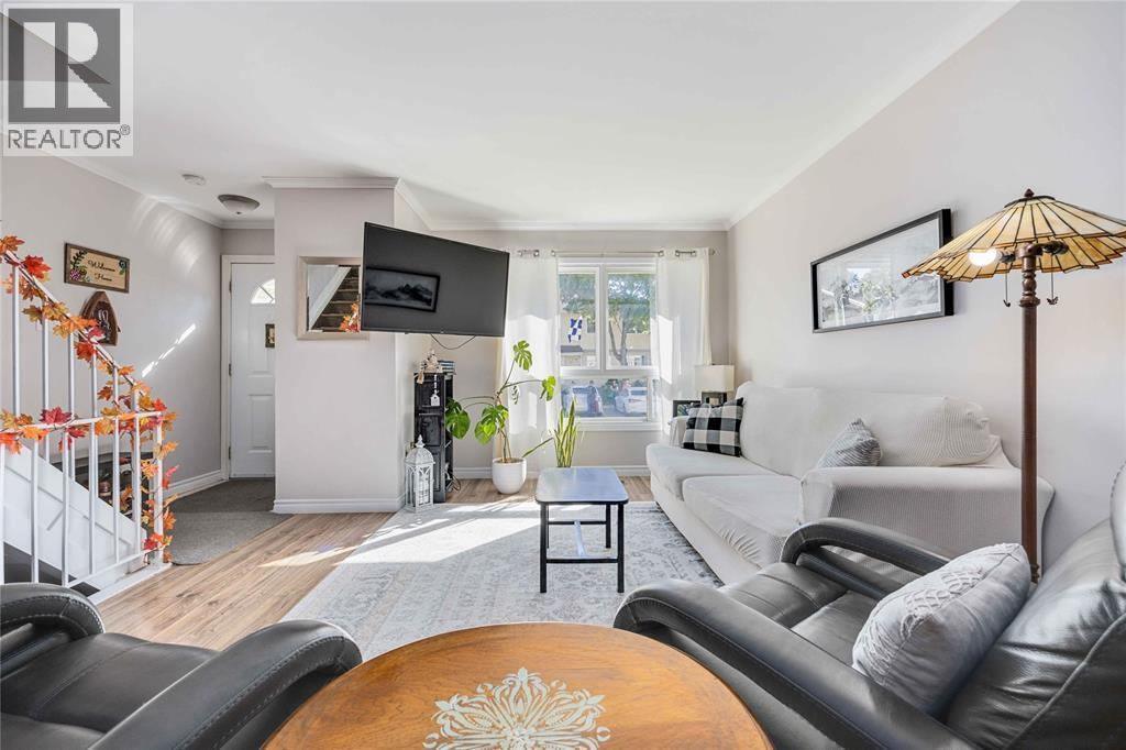 200 St Clair Boulevard Unit# 73, St Clair, ON - Indoor Photo Showing Living Room