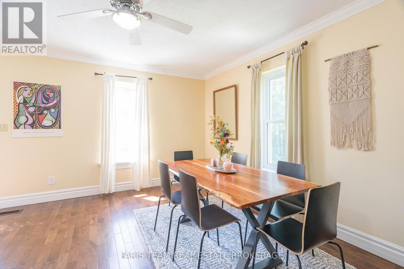 139 Veterans Lane, Tay, ON - Indoor Photo Showing Dining Room