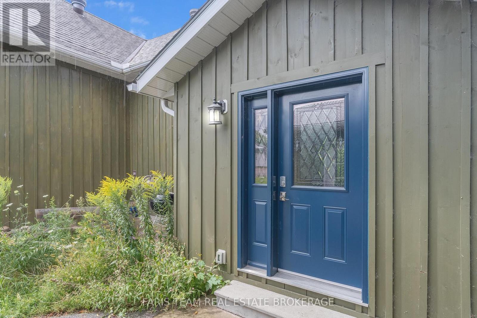 139 Veterans Lane, Tay, ON - Outdoor With Exterior