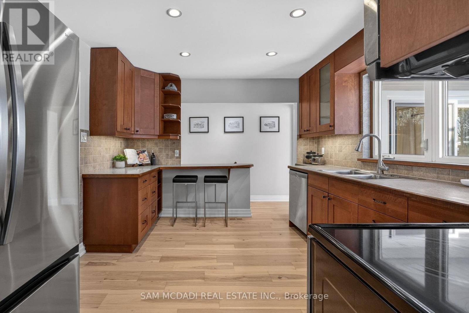 1655 Springwell Avenue, Mississauga, ON - Indoor Photo Showing Kitchen With Double Sink