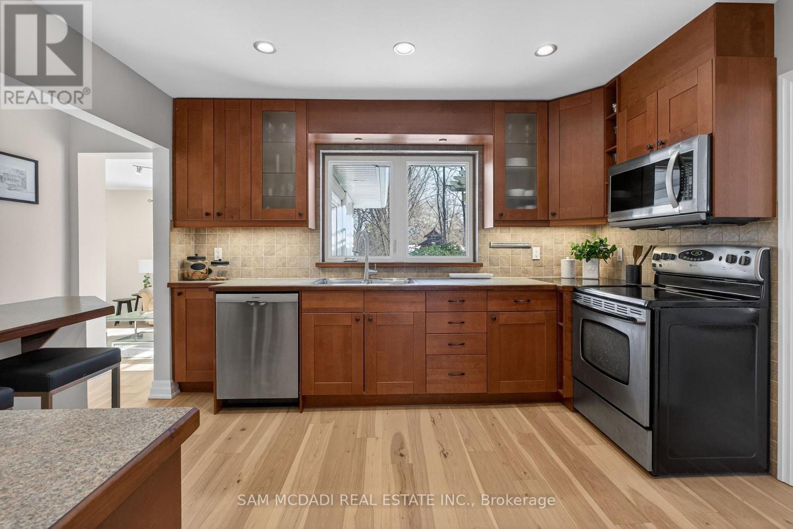 1655 Springwell Avenue, Mississauga, ON - Indoor Photo Showing Kitchen