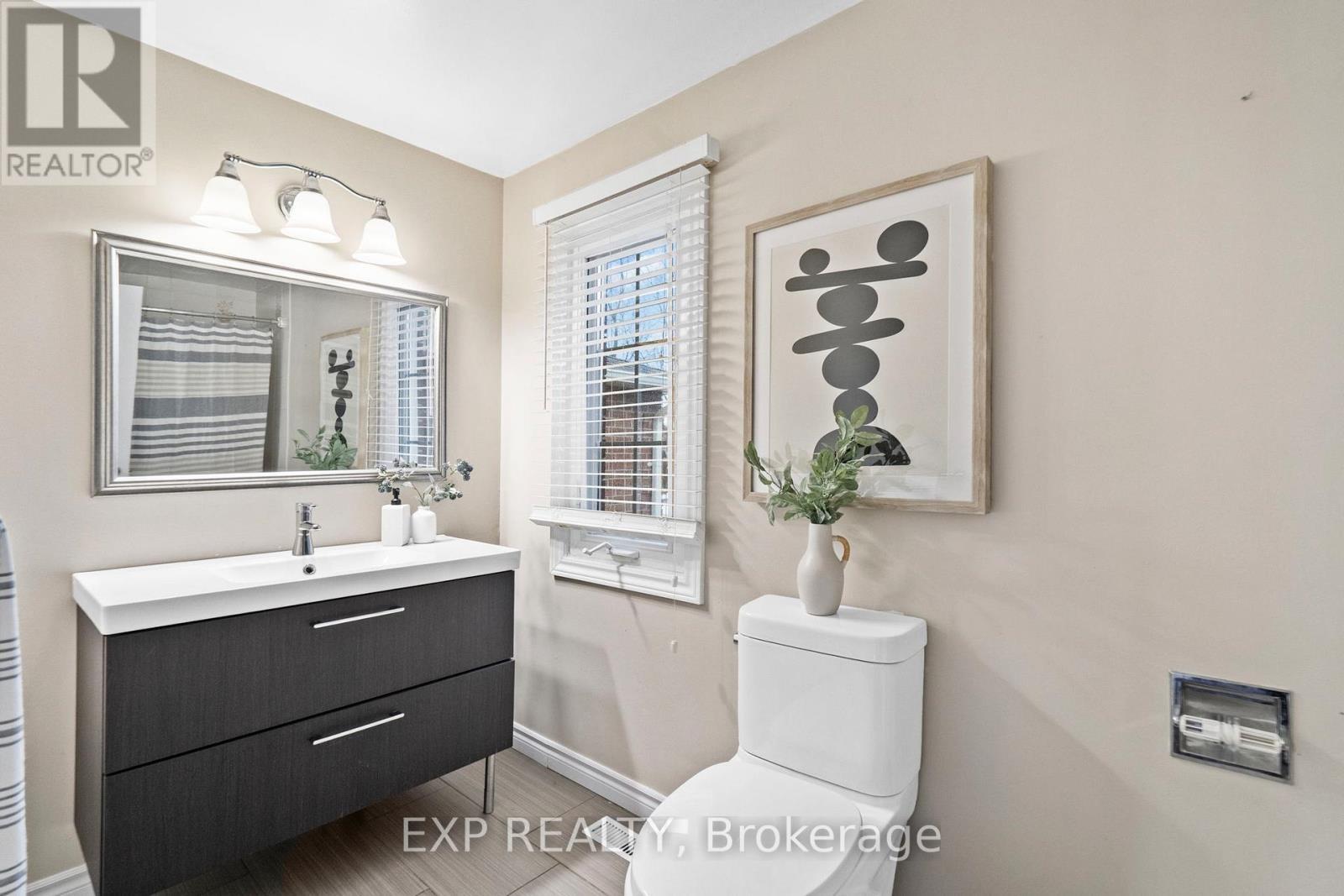 3005 Olympus Mews, Mississauga, ON - Indoor Photo Showing Bathroom