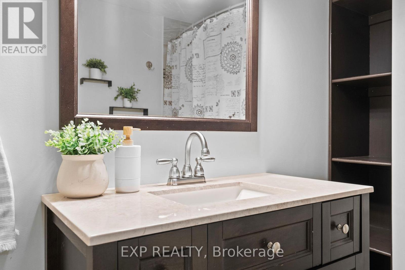 3005 Olympus Mews, Mississauga, ON - Indoor Photo Showing Bathroom