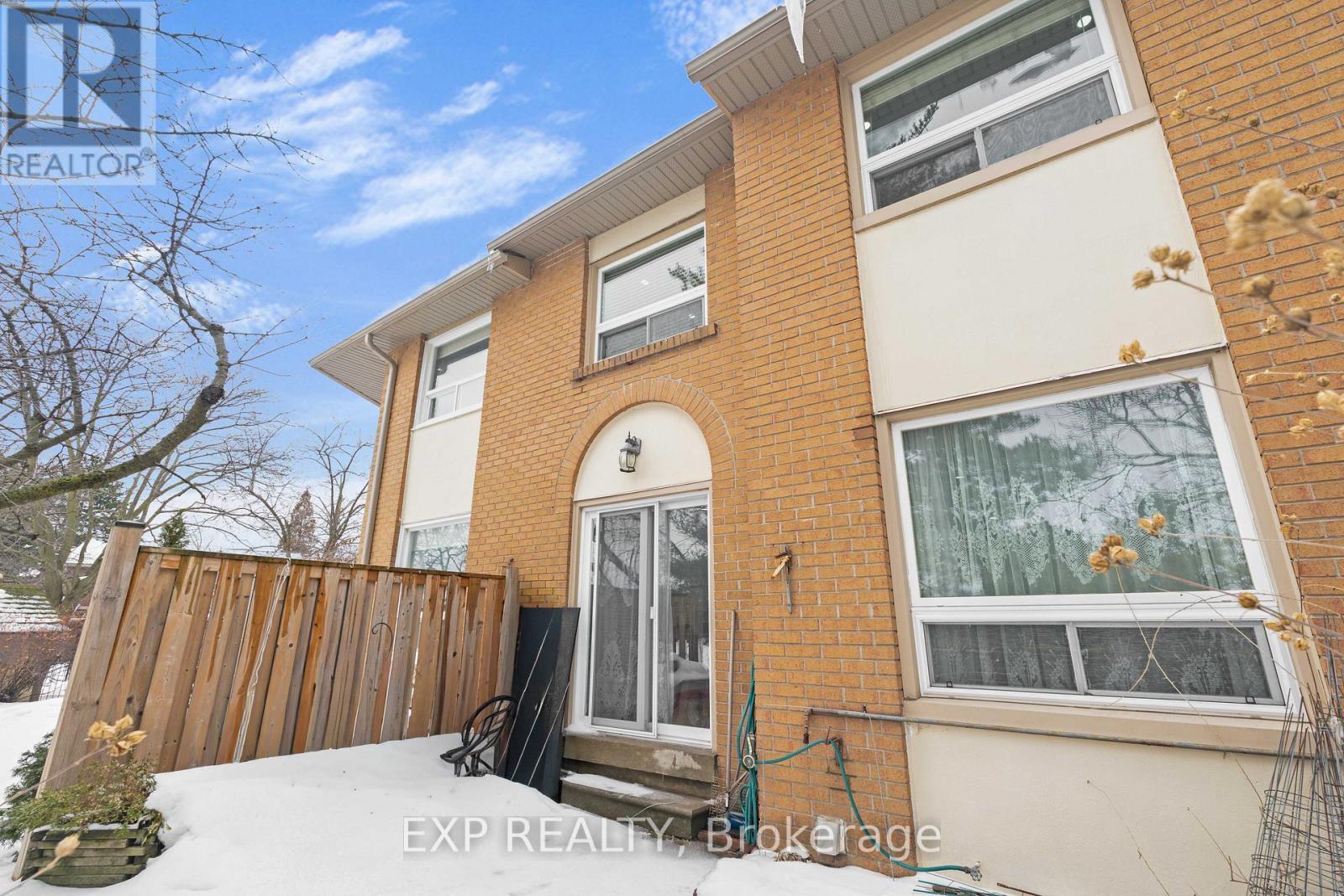 4 - 1180 Mississauga Valley Boulevard, Mississauga, ON - Outdoor With Exterior