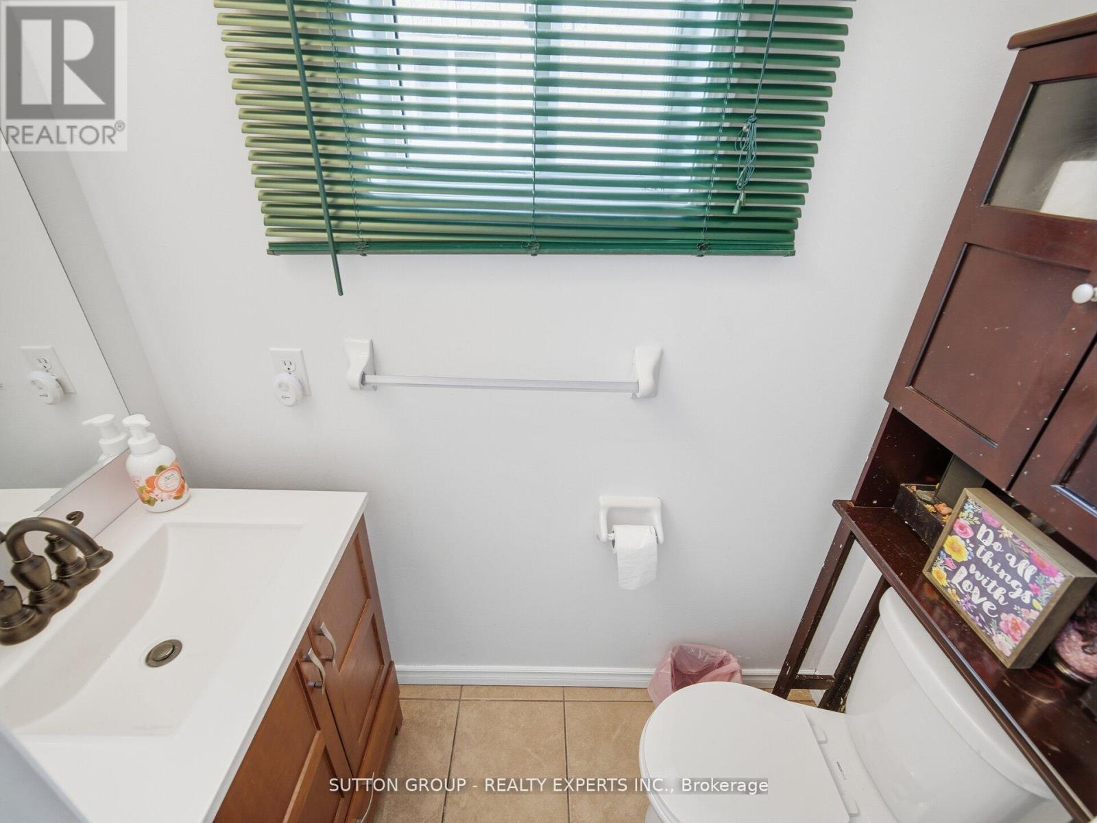 45 Ridgefield Court, Brampton, ON - Indoor Photo Showing Laundry Room