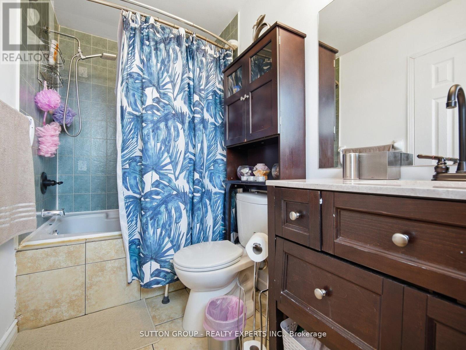 45 Ridgefield Court, Brampton, ON - Indoor Photo Showing Bathroom