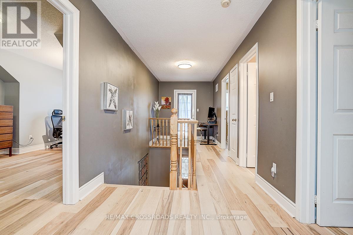 597 Caverhill Crescent, Milton, ON - Indoor Photo Showing Other Room