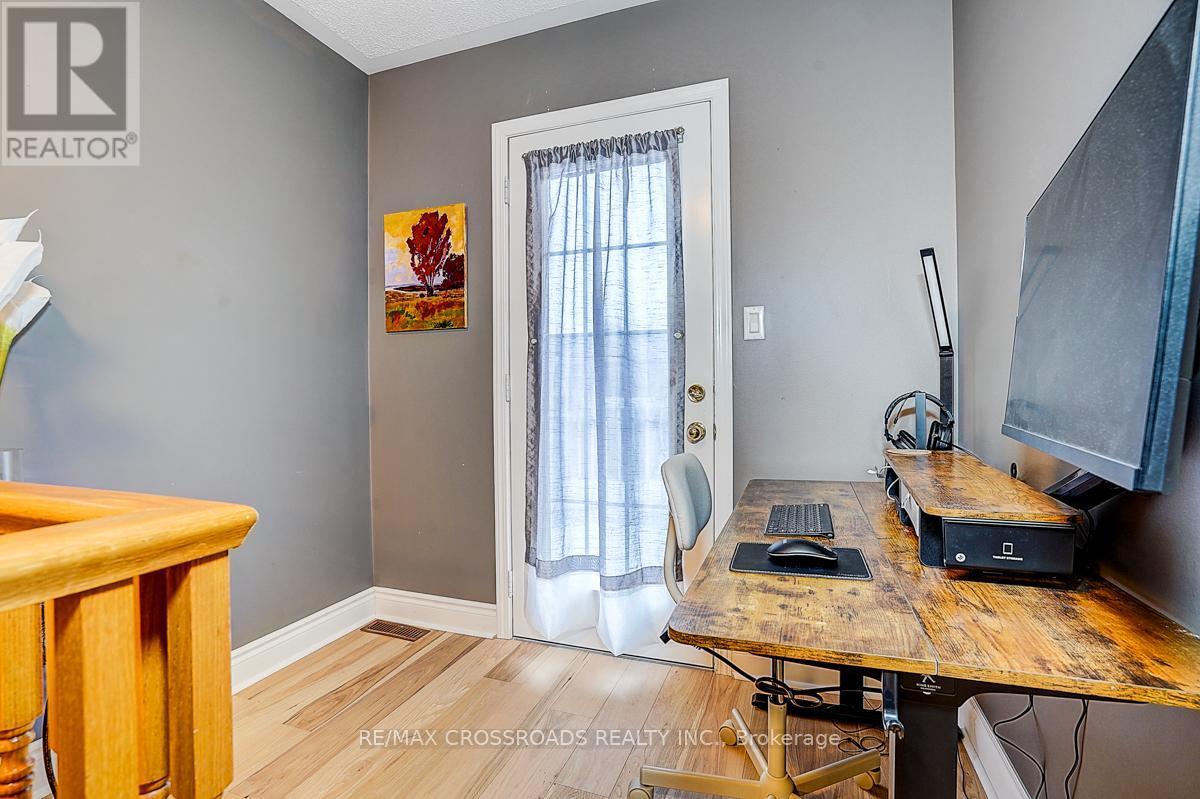 597 Caverhill Crescent, Milton, ON - Indoor