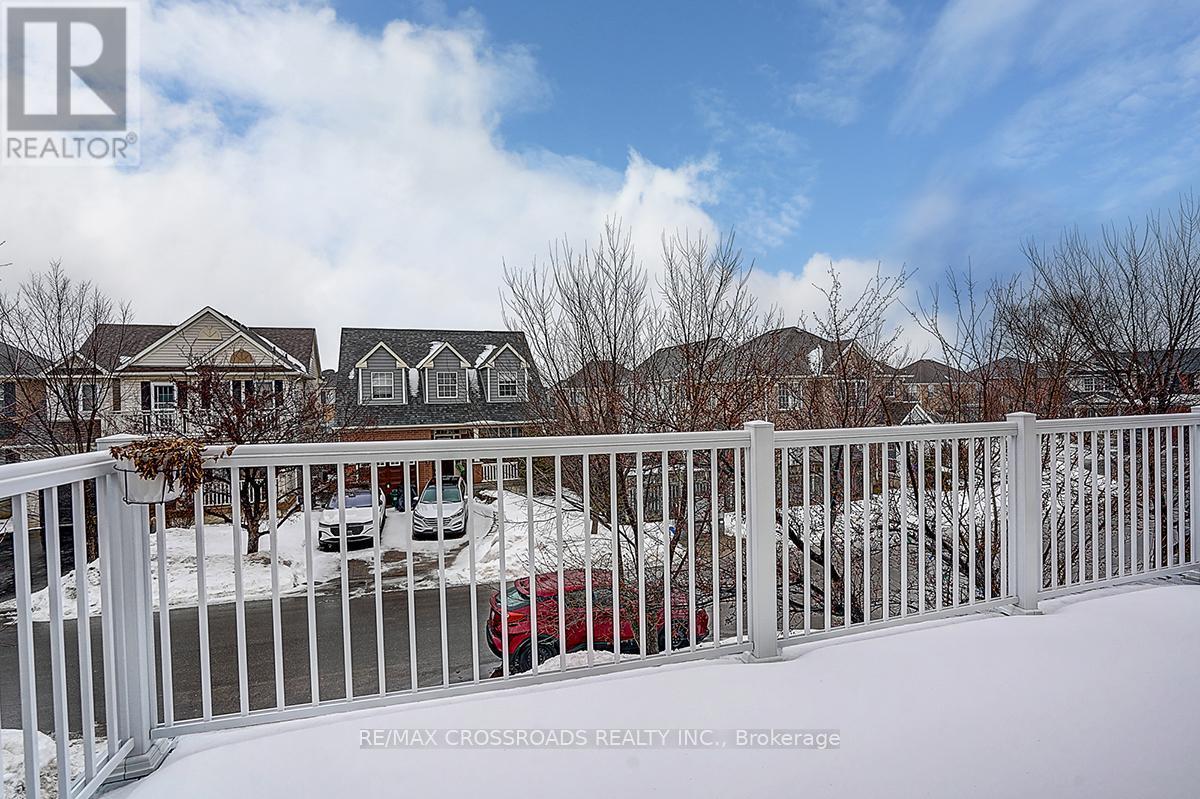 597 Caverhill Crescent, Milton, ON - Outdoor