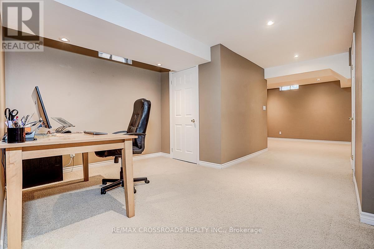 597 Caverhill Crescent, Milton, ON - Indoor Photo Showing Office