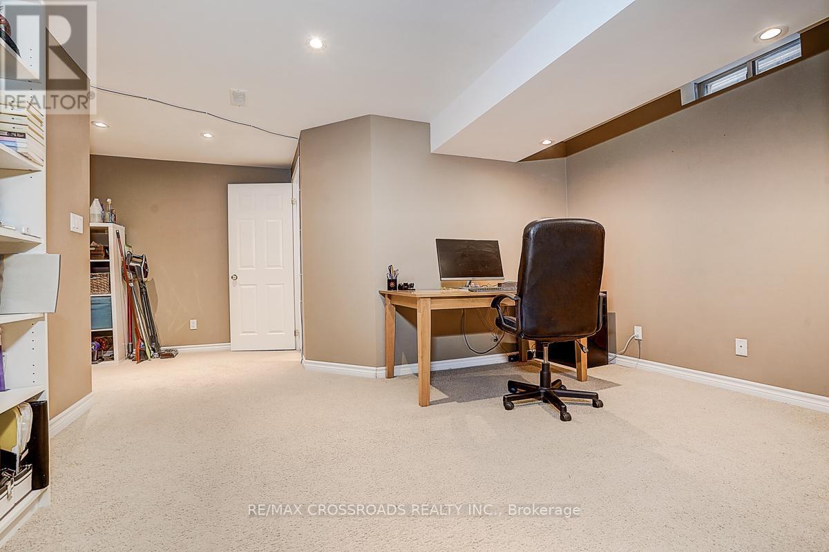 597 Caverhill Crescent, Milton, ON - Indoor