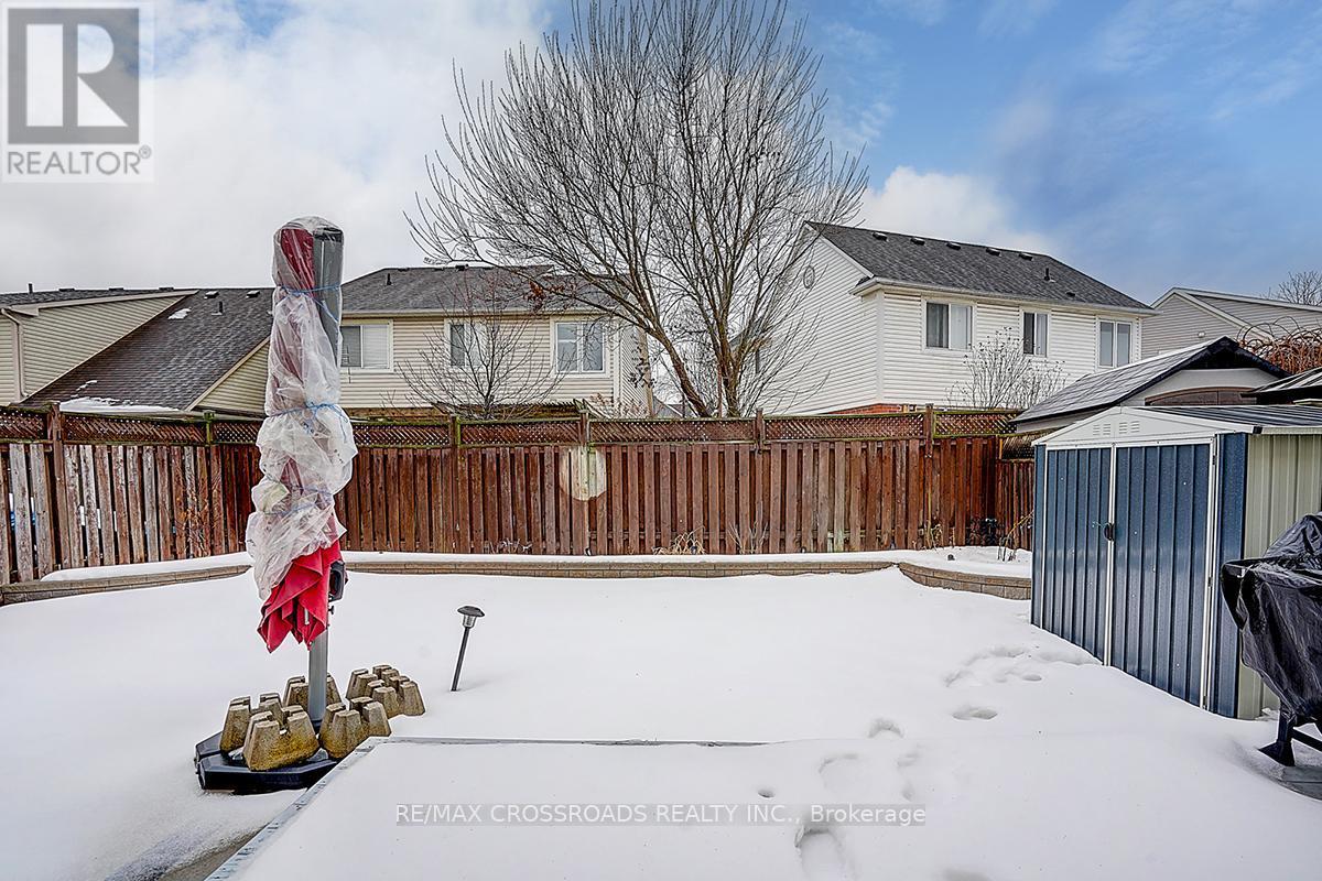 597 Caverhill Crescent, Milton, ON - Outdoor