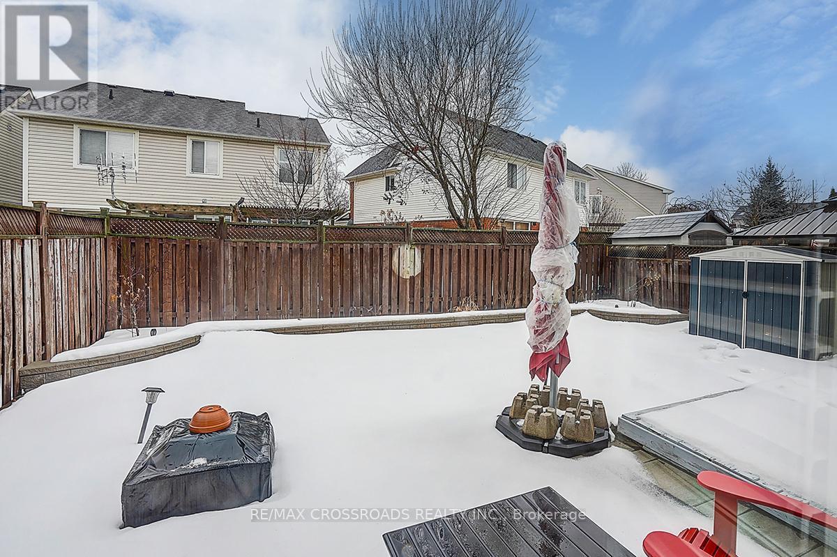 597 Caverhill Crescent, Milton, ON - Outdoor