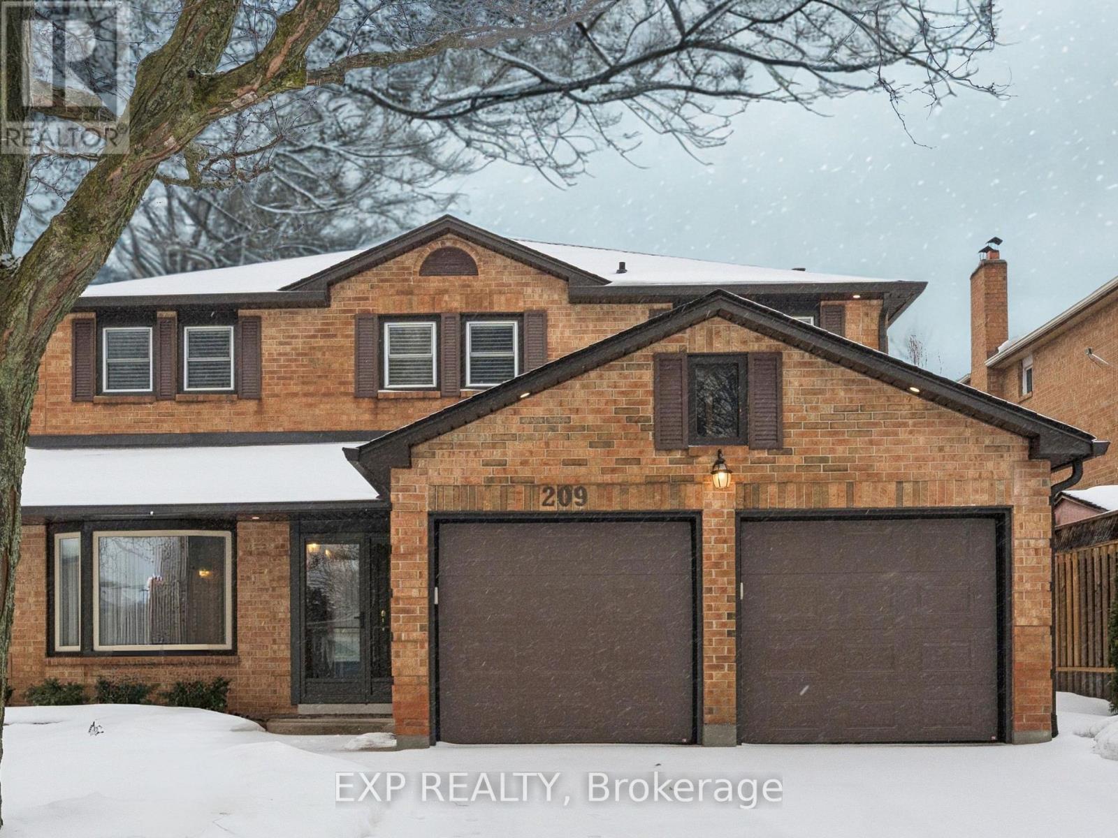 209 Nottingham Drive, Oakville, ON - Outdoor