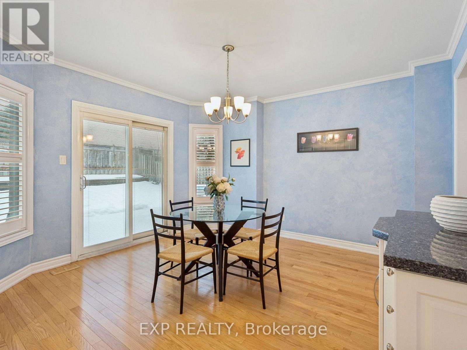 209 Nottingham Drive, Oakville, ON - Indoor Photo Showing Dining Room