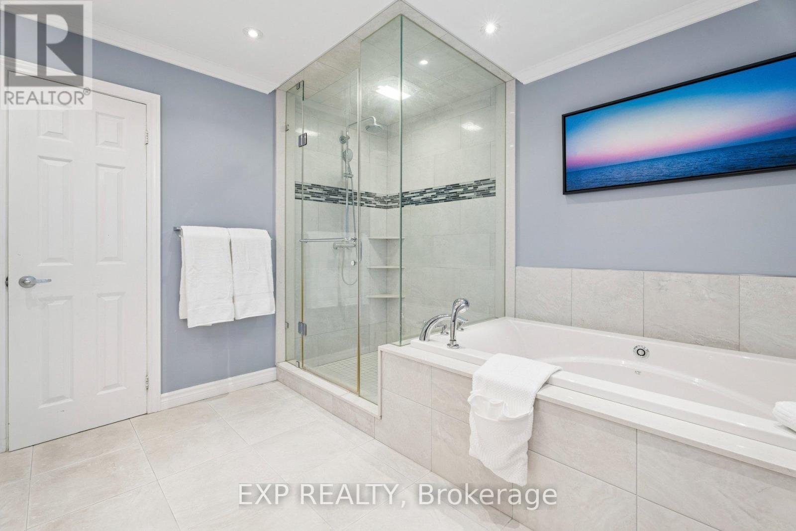 209 Nottingham Drive, Oakville, ON - Indoor Photo Showing Bathroom