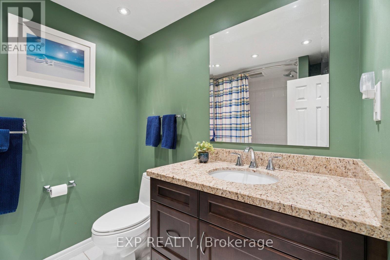 209 Nottingham Drive, Oakville, ON - Indoor Photo Showing Bathroom