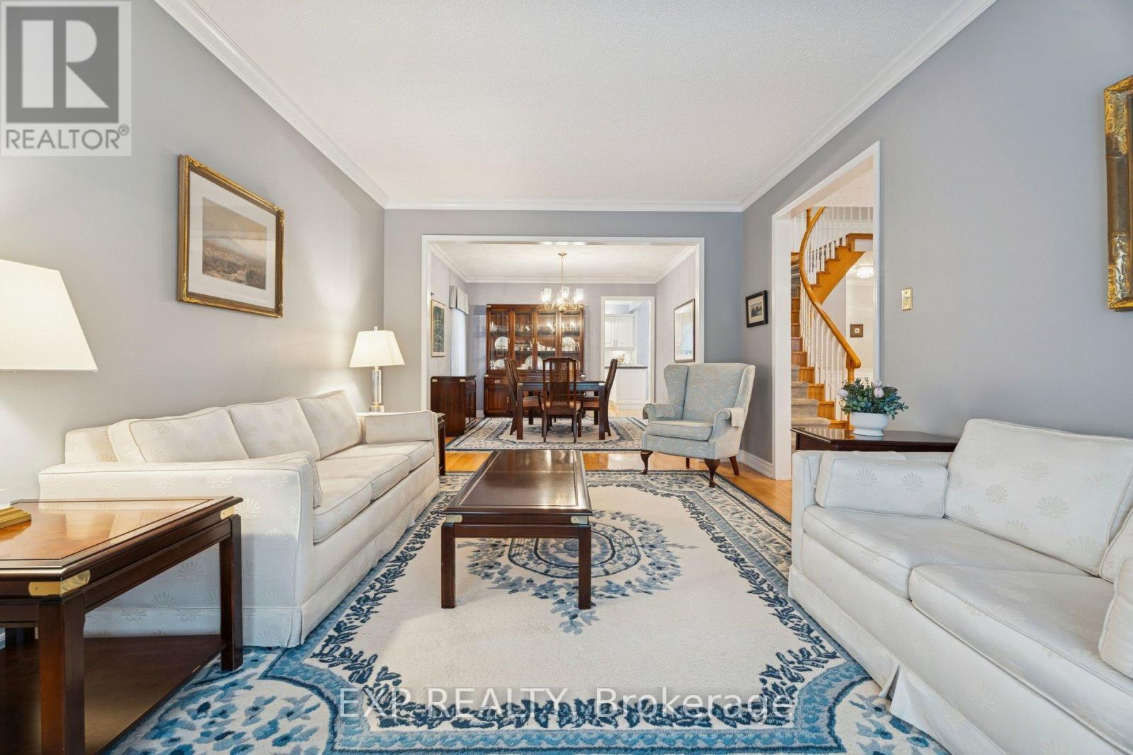 209 Nottingham Drive, Oakville, ON - Indoor Photo Showing Living Room