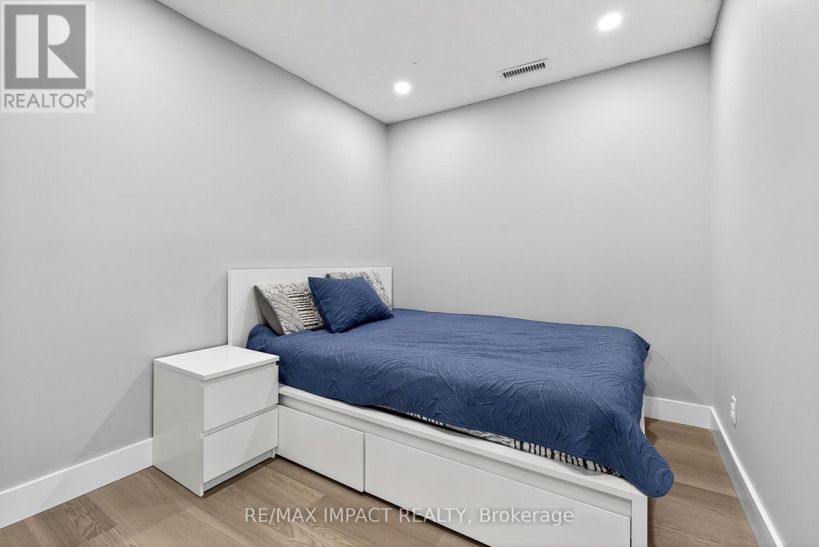 204 - 10 Dayspring Circle, Brampton, ON - Indoor Photo Showing Bedroom