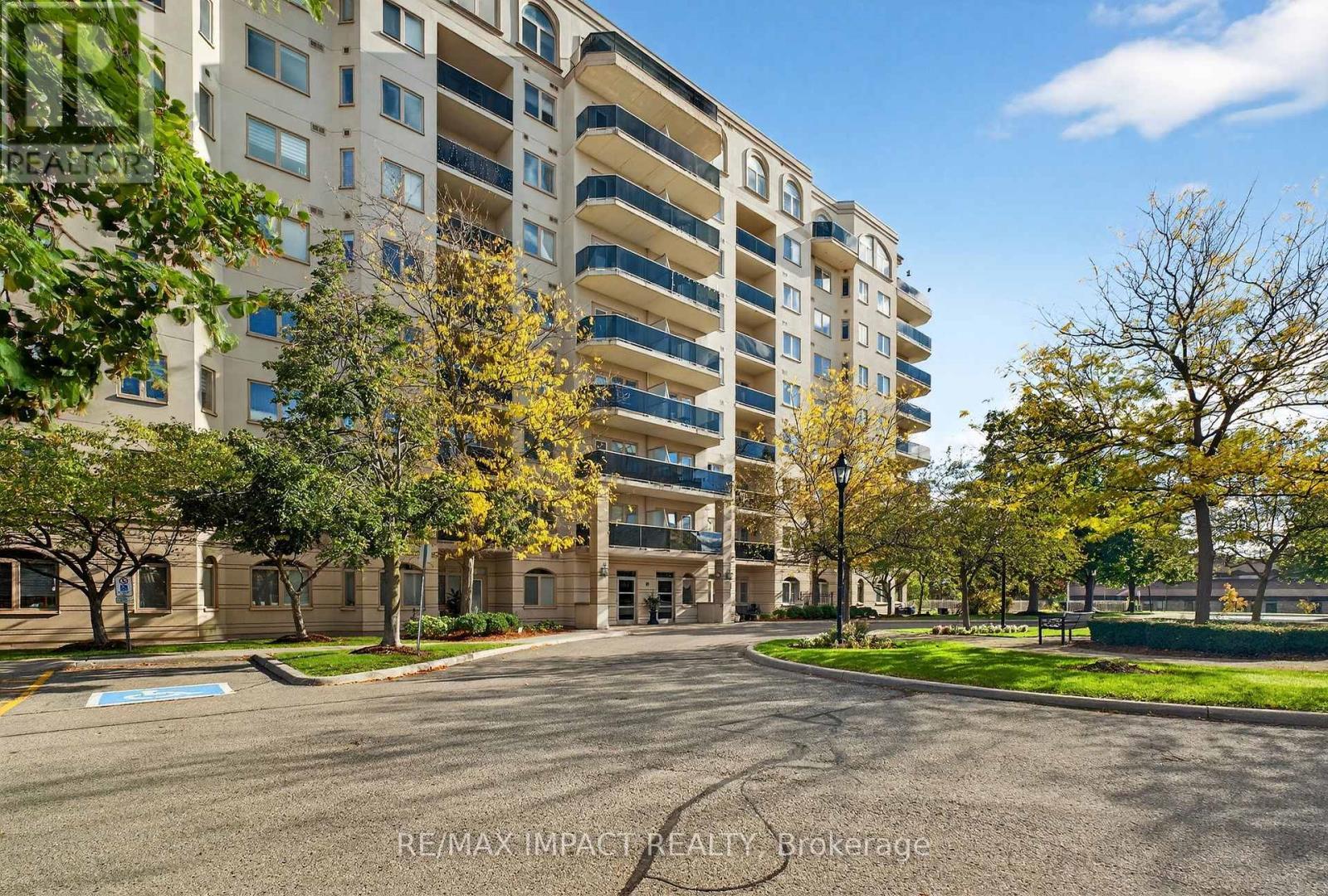 204 - 10 Dayspring Circle, Brampton, ON - Outdoor With Balcony With Facade
