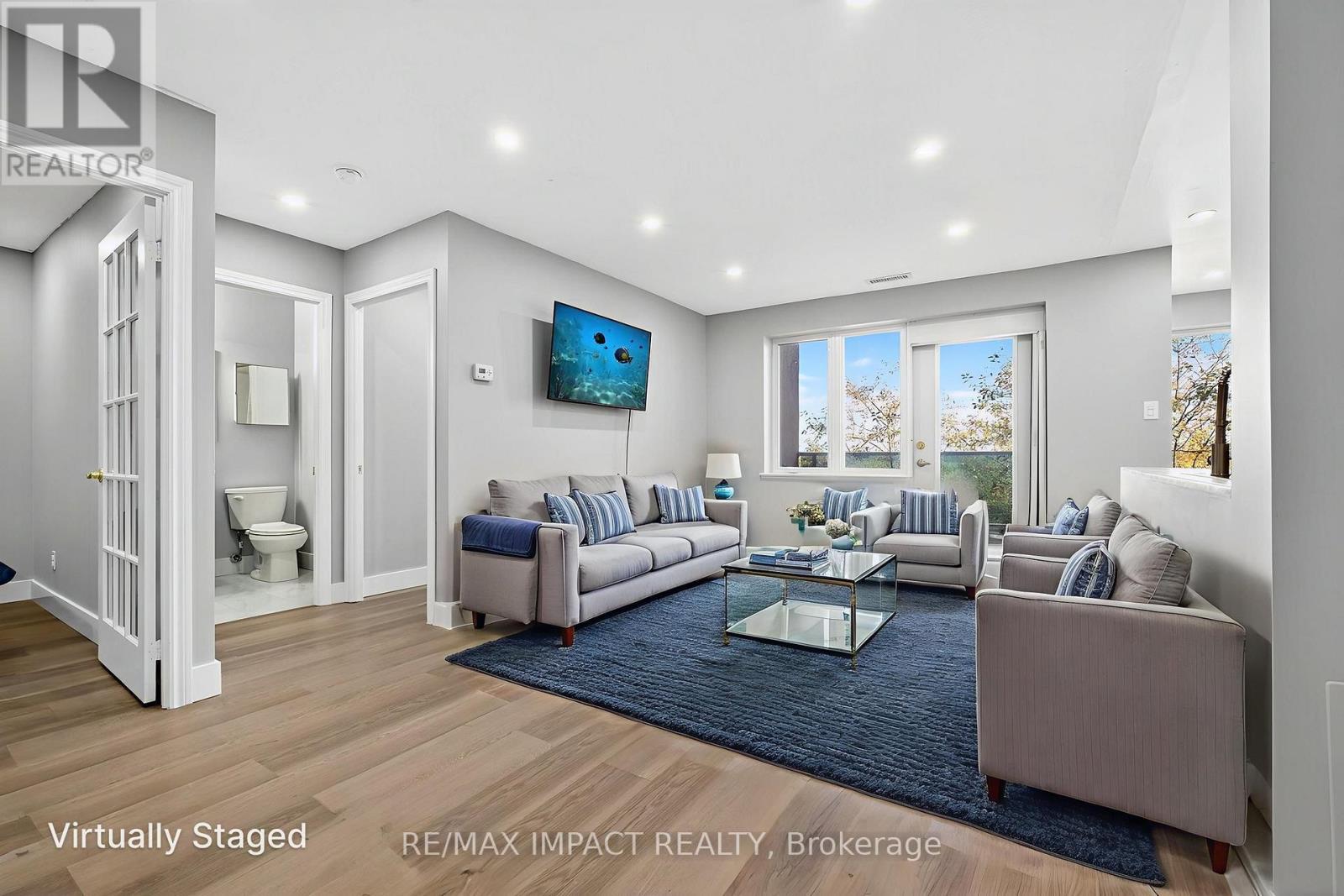204 - 10 Dayspring Circle, Brampton, ON - Indoor Photo Showing Living Room