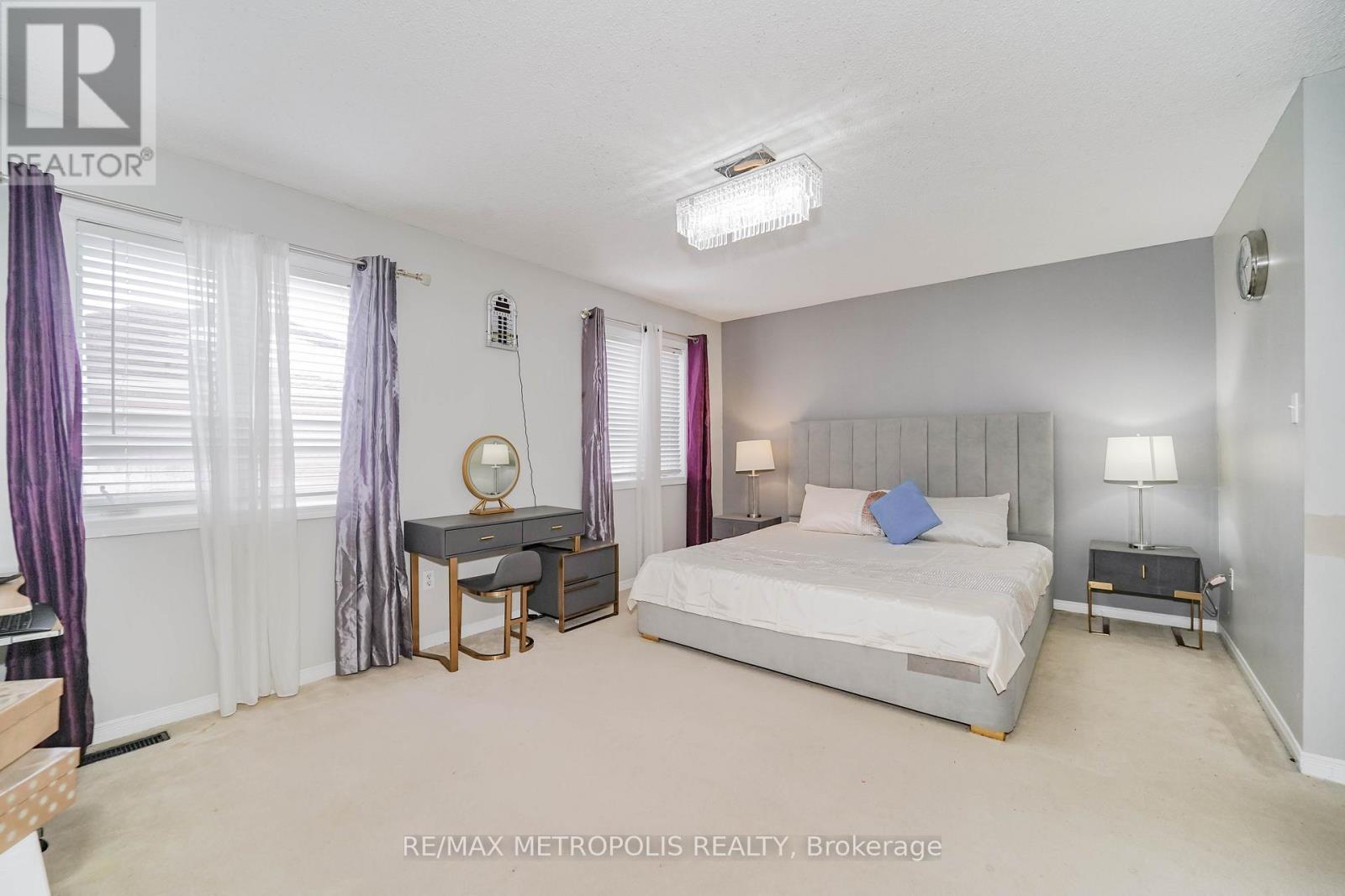 30 Todmorden Drive, Brampton, ON - Indoor Photo Showing Bedroom