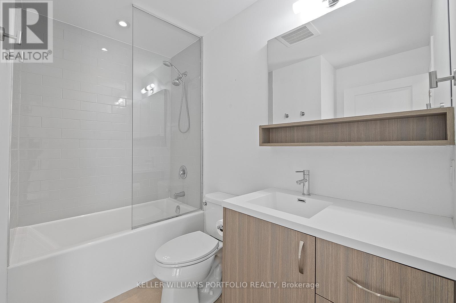 322 - 457 Plains Road E, Burlington, ON - Indoor Photo Showing Bathroom