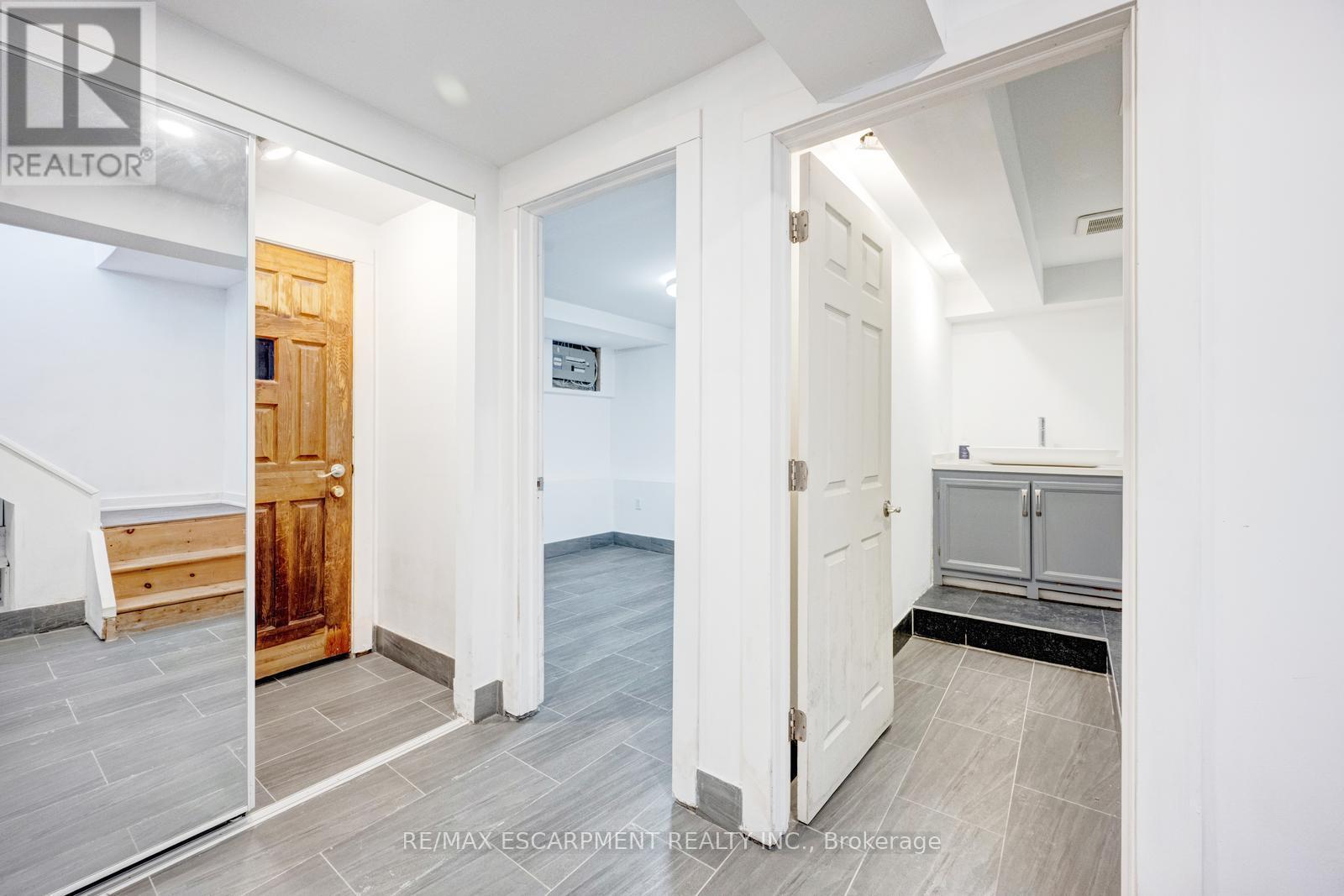 1099 Ogden Avenue, Mississauga, ON - Indoor Photo Showing Other Room